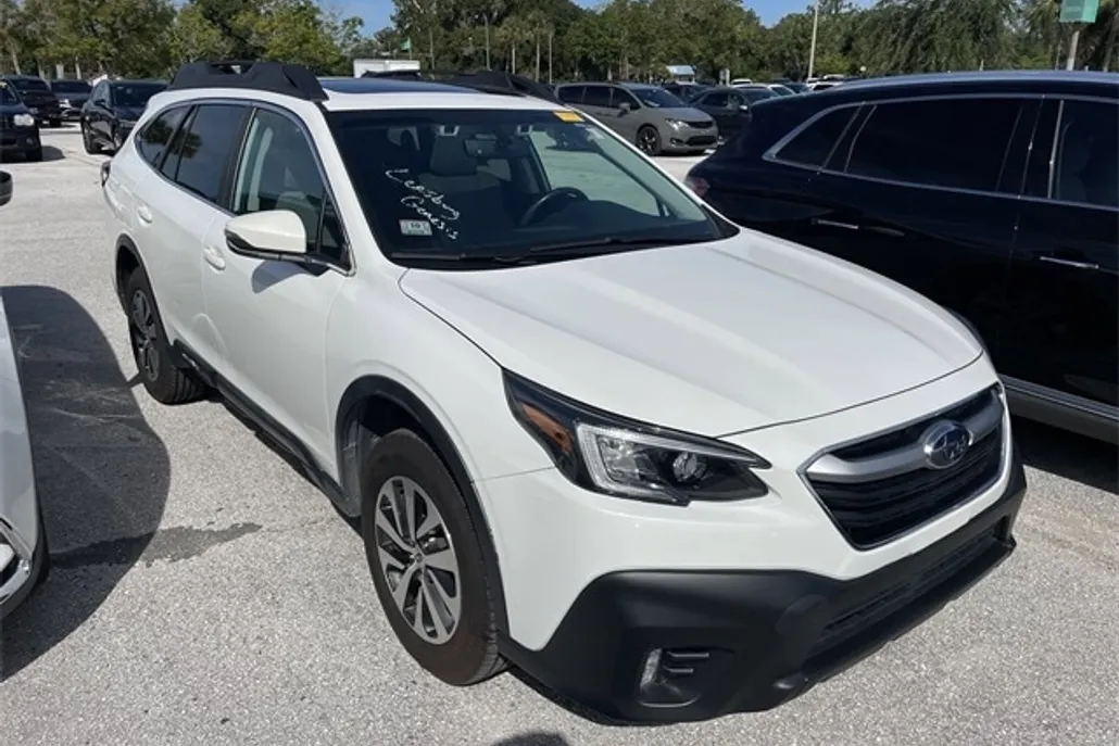 2022 Subaru Outback Premium photo 1