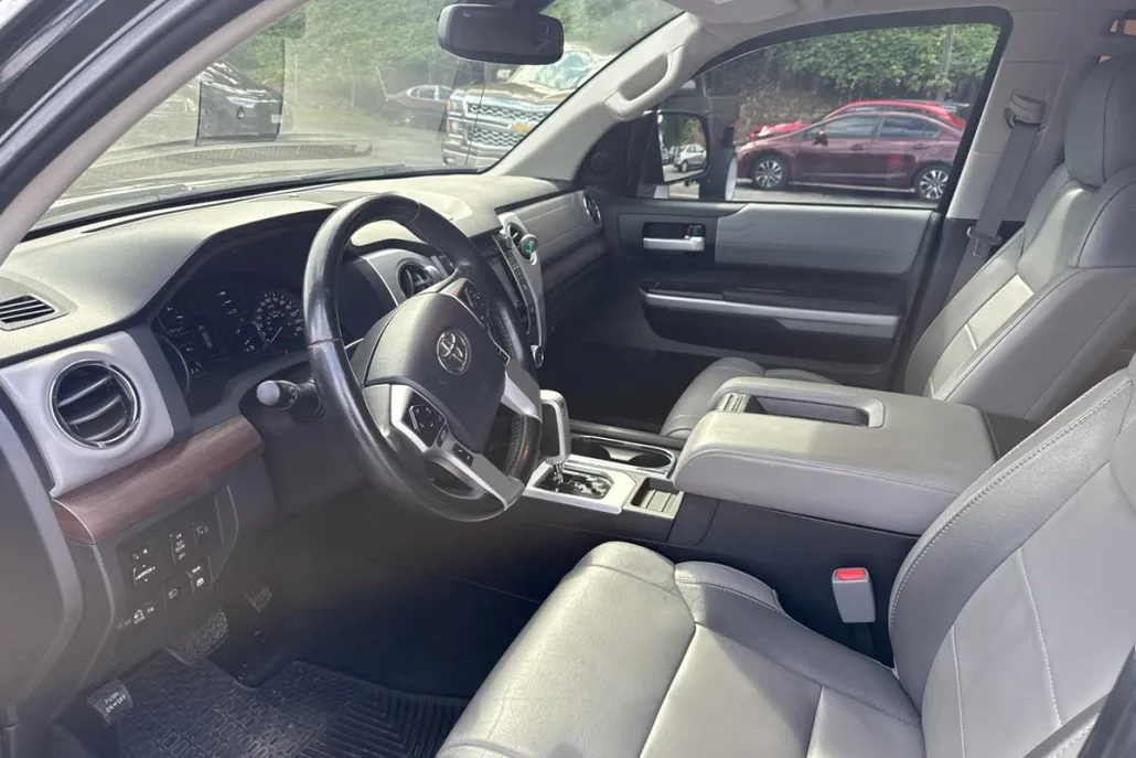 2018 Toyota Tundra Limited CrewMax photo 1