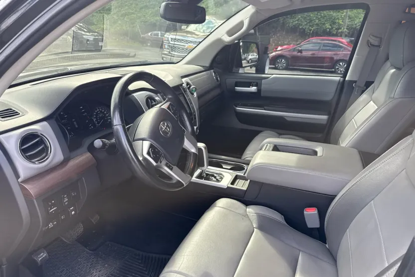 2018 Toyota Tundra Limited CrewMax photo 1