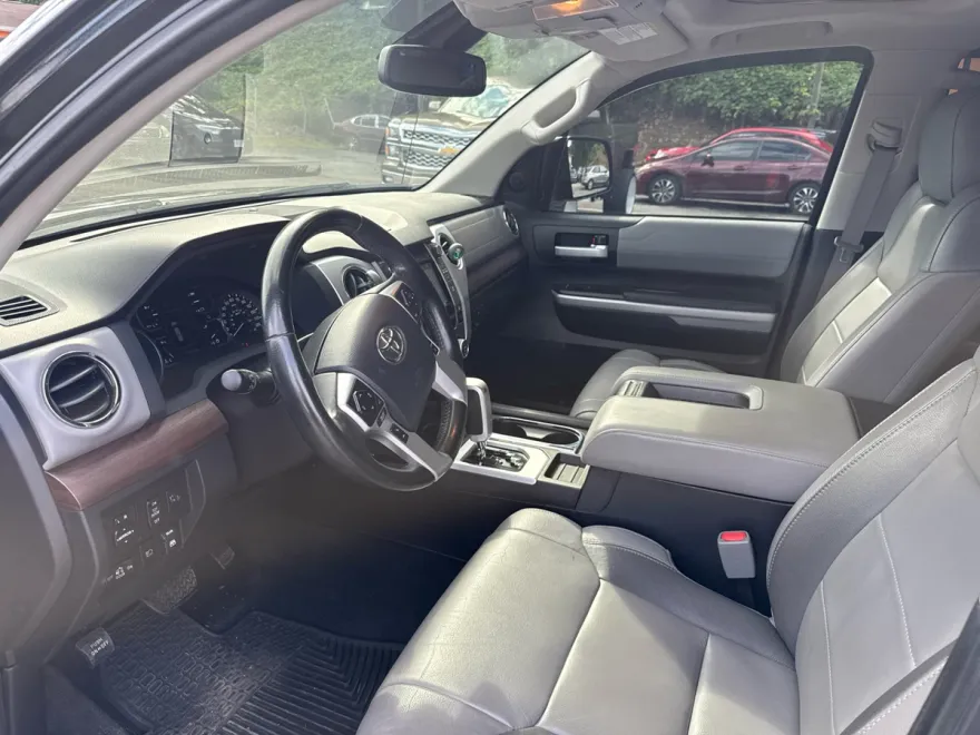 2018 Toyota Tundra Limited CrewMax photo 1