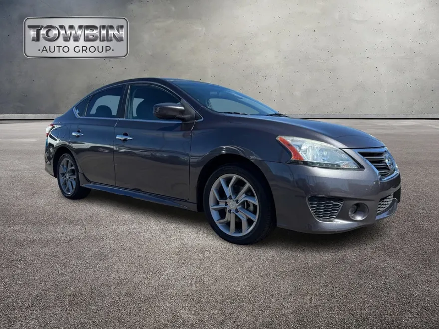 2013 Nissan Sentra SR photo 1