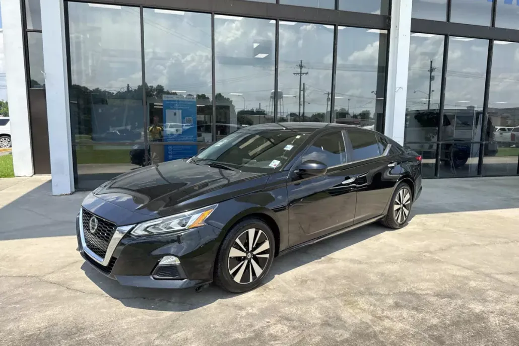 2021 Nissan Altima 2.5 SV photo 1