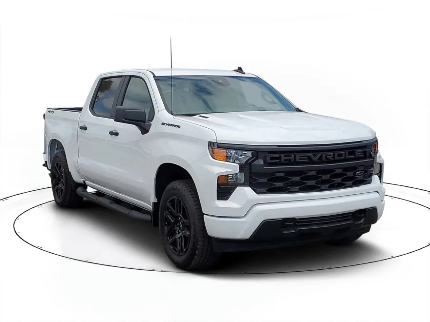 2025 Chevrolet Silverado 1500 Custom photo 1