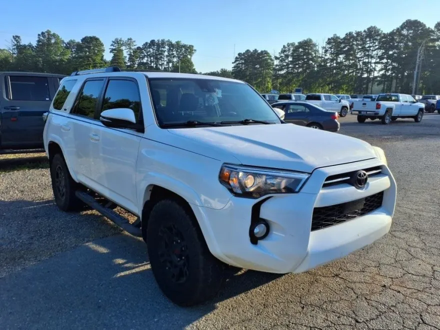 2020 Toyota 4Runner SR5 photo 1