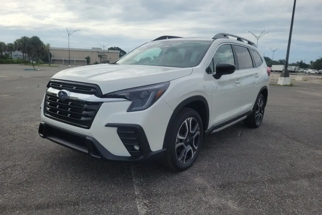 2025 Subaru Ascent Limited photo 1
