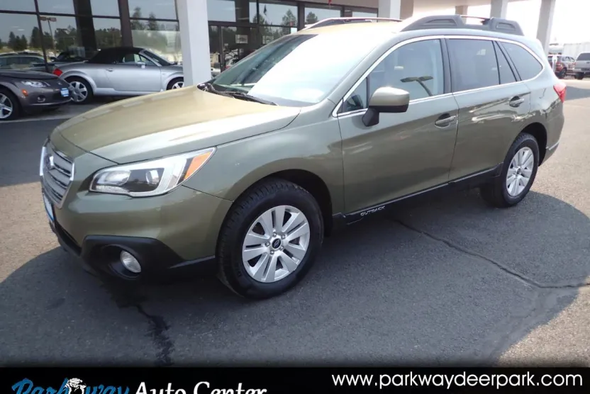 2015 Subaru Outback 2.5i Premium photo 1