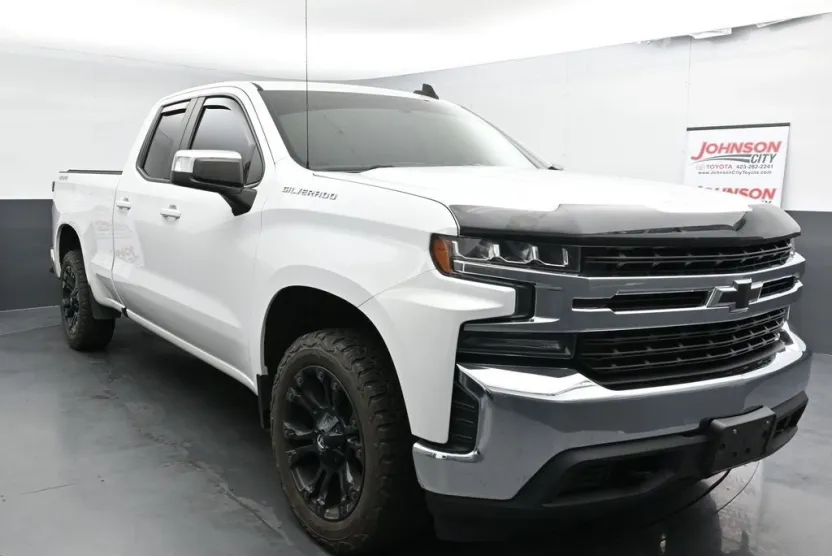 2019 Chevrolet Silverado 1500 LT photo 1