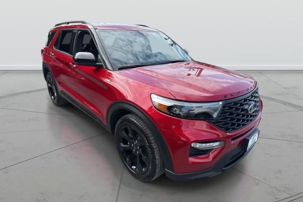 2023 Ford Explorer ST-Line photo 1