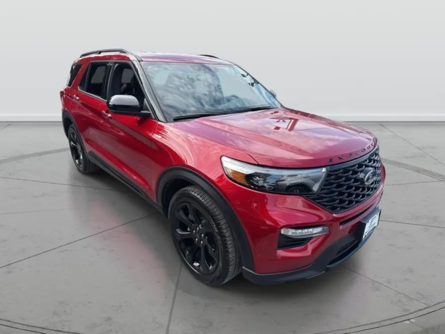 2023 Ford Explorer ST-Line photo 1