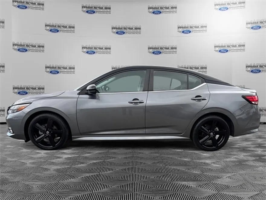 2023 Nissan Sentra SR photo 1