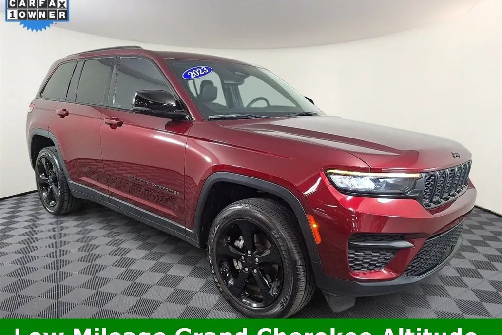 2023 Jeep Grand Cherokee Laredo photo 1
