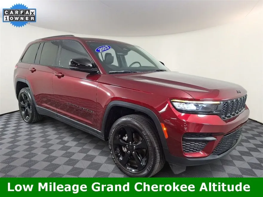 2023 Jeep Grand Cherokee Laredo photo 1