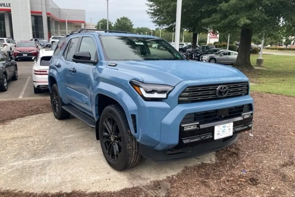 2025 Toyota 4Runner photo 1