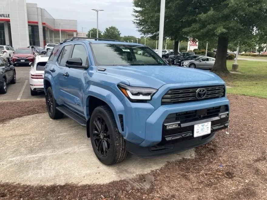 2025 Toyota 4Runner photo 1