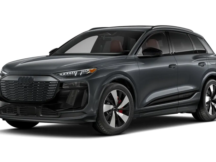 2025 Audi e-tron Premium photo 1