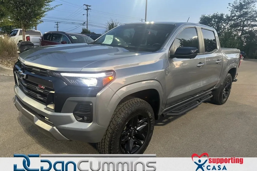 2023 Chevrolet Colorado Z71 photo 1