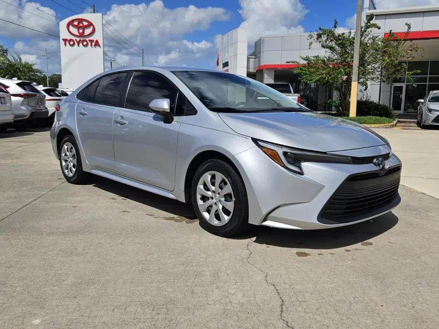 2023 Toyota Corolla Hybrid LE photo 1