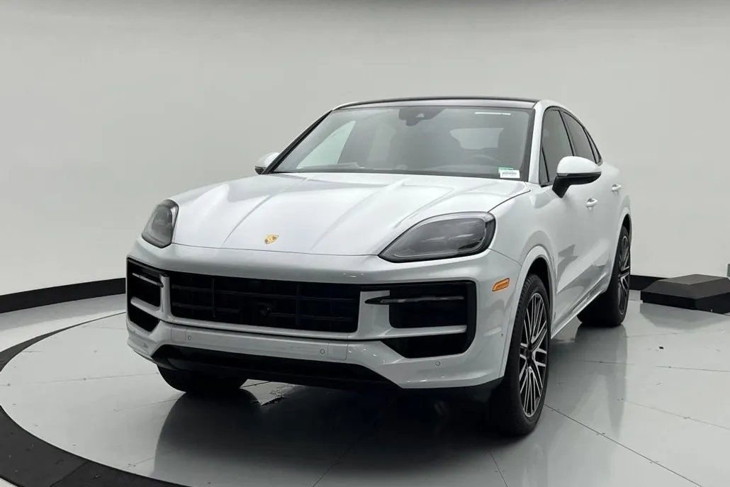 2025 Porsche Cayenne S Coupe photo 1