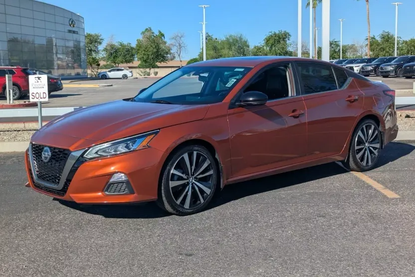 2021 Nissan Altima 2.5 SR photo 1