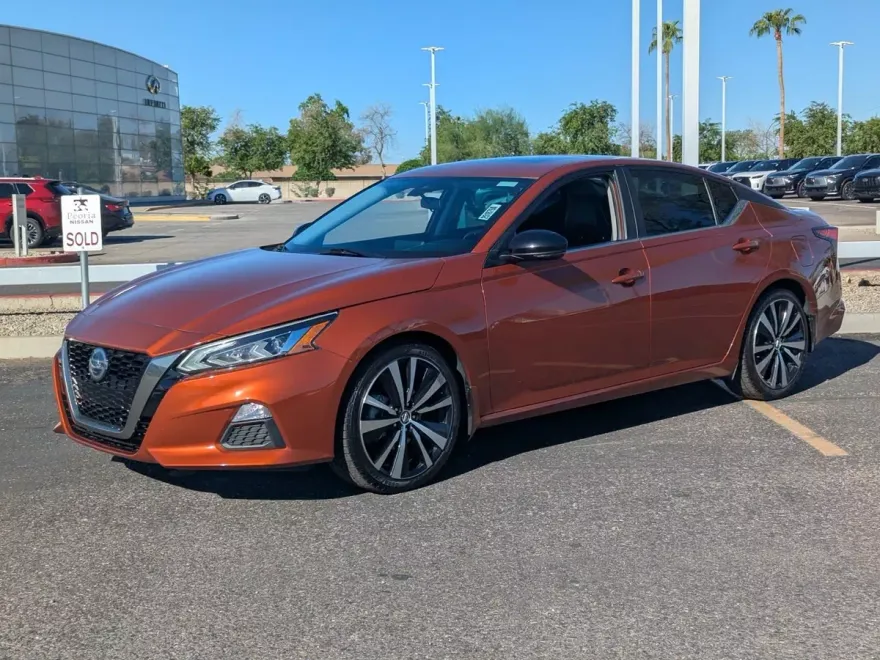2021 Nissan Altima 2.5 SR photo 1