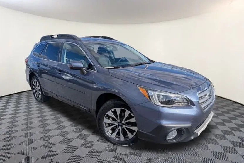 2017 Subaru Outback 2.5i Limited photo 1