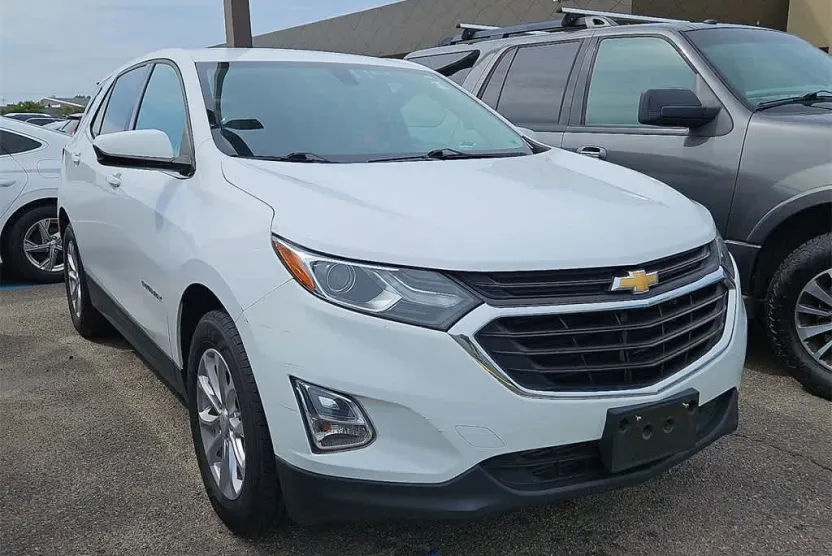 2018 Chevrolet Equinox LT photo 1