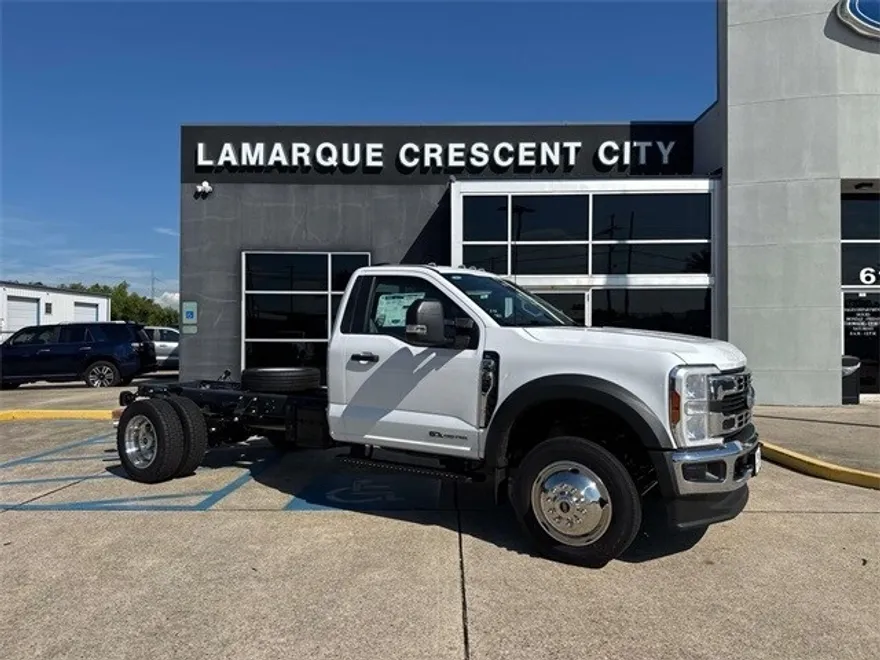 2025 Ford F-550 photo 1