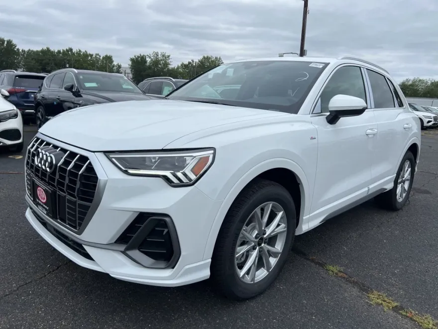 2025 Audi Q3 Premium S line photo 1