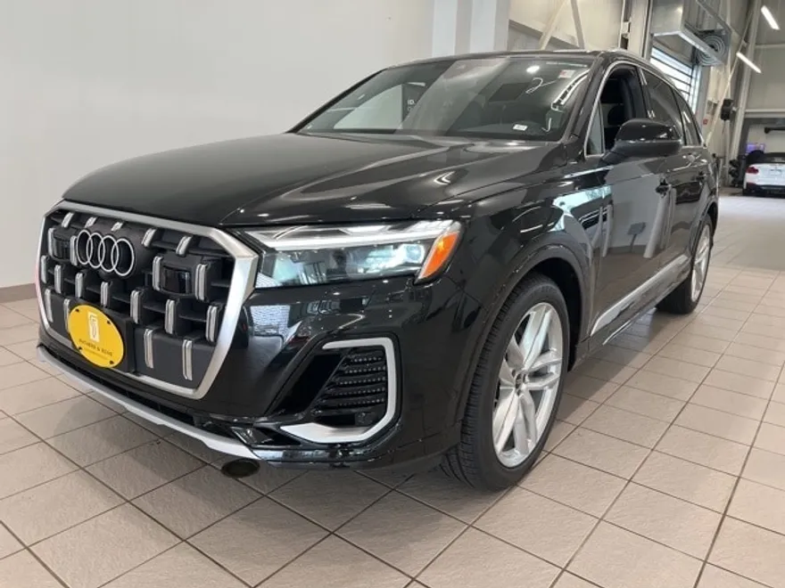 2025 Audi Q7 55 Premium Plus photo 1