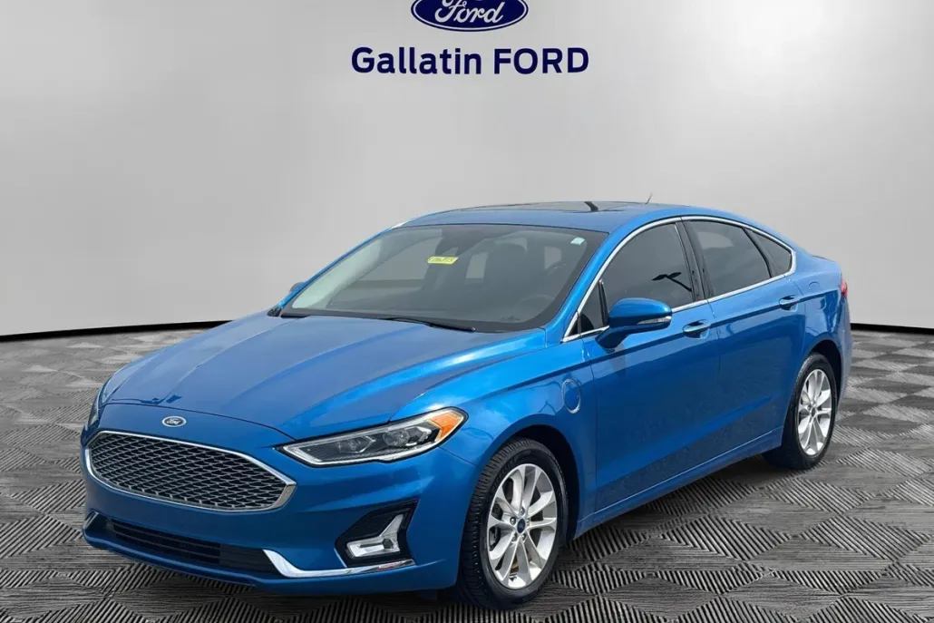 2019 Ford Fusion Energi Titanium photo 1