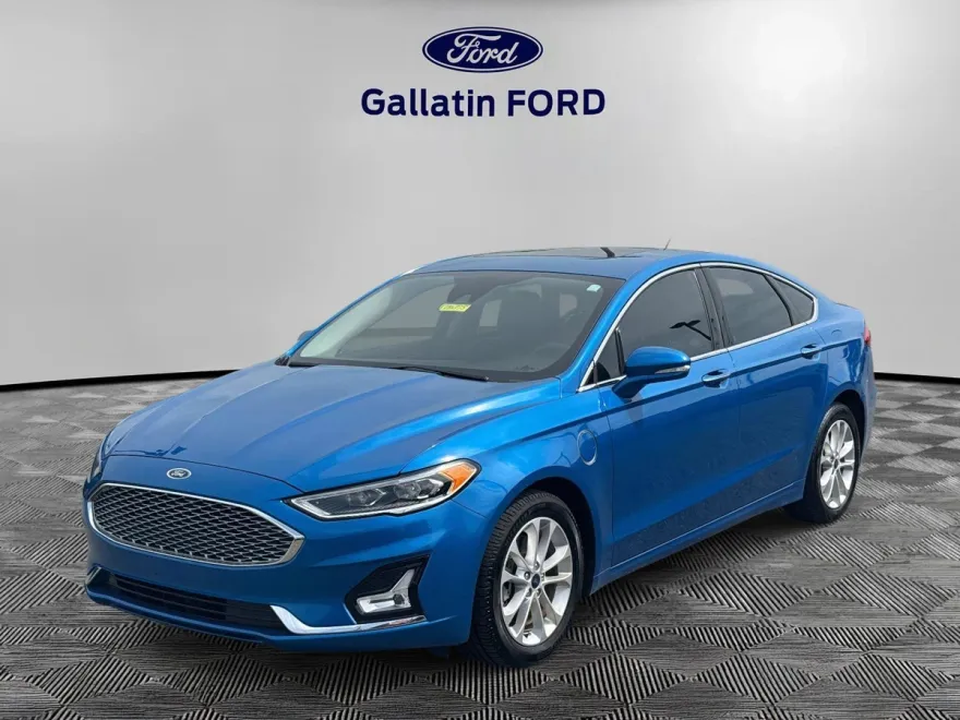 2019 Ford Fusion Energi Titanium photo 1