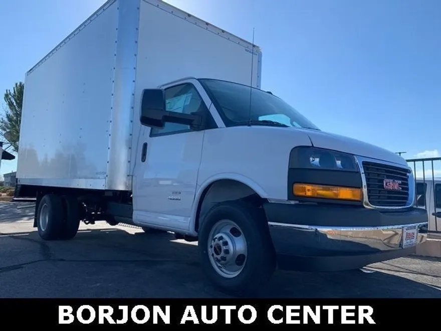 2024 Gmc Savana Cutaway photo 1