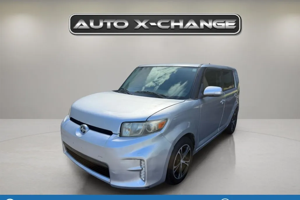2013 Scion xB photo 1