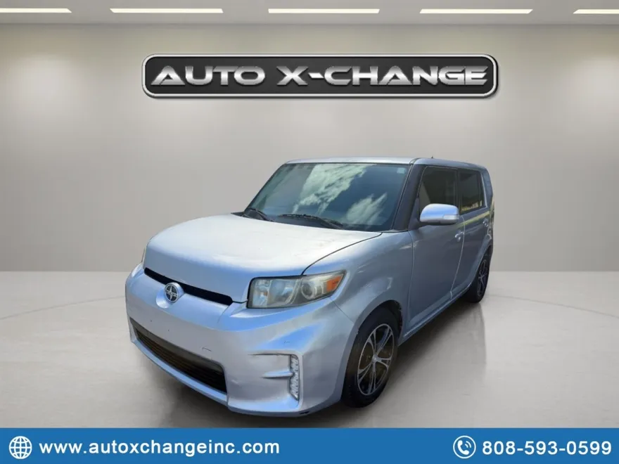 2013 Scion xB photo 1