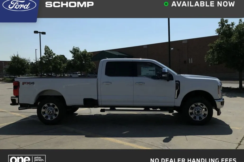2026 Ford F-350 Lariat photo 1