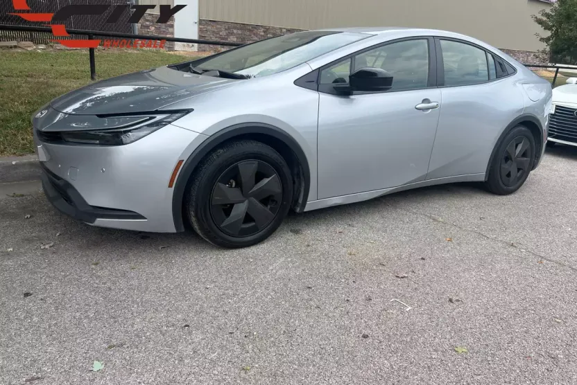 2024 Toyota Prius LE photo 1
