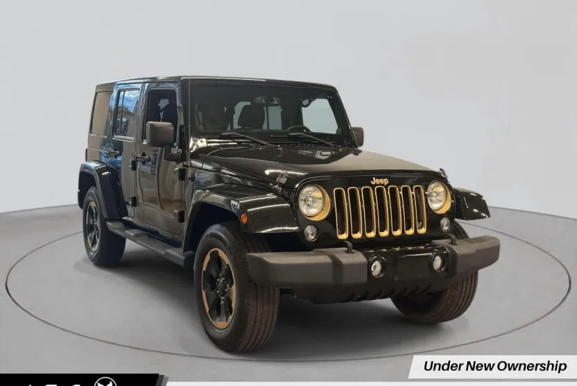 2014 Jeep Wrangler Unlimited Sahara photo 1