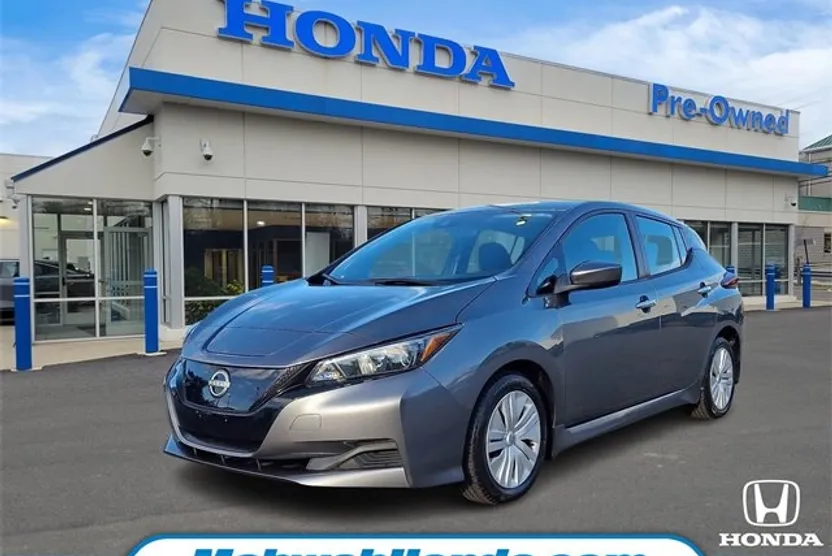 2023 Nissan Leaf S photo 1