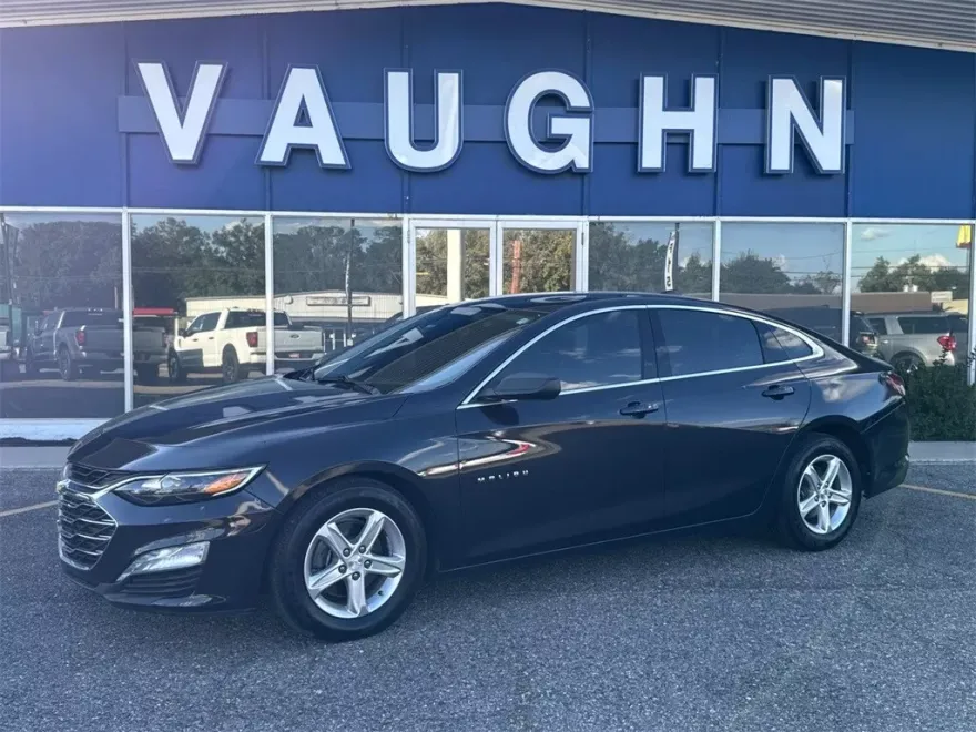 2023 Chevrolet Malibu photo 1