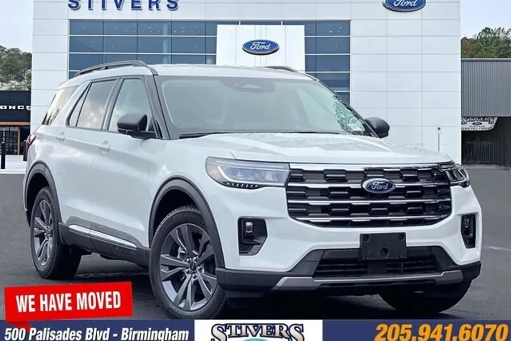 2025 Ford Explorer photo 1