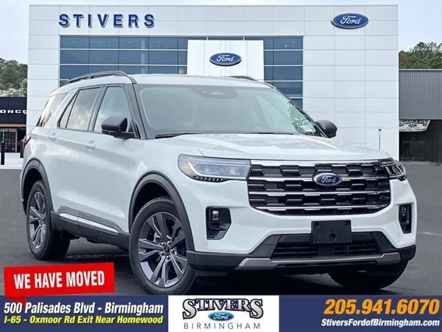 2025 Ford Explorer photo 1