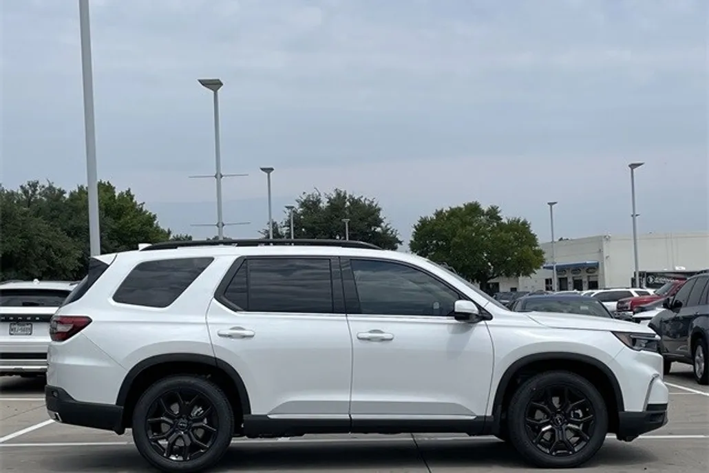 2025 Honda Pilot Touring photo 1