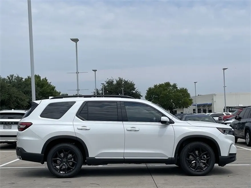 2025 Honda Pilot Touring photo 1