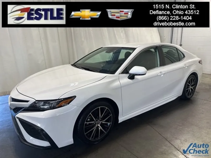 2024 Toyota Camry SE photo 1