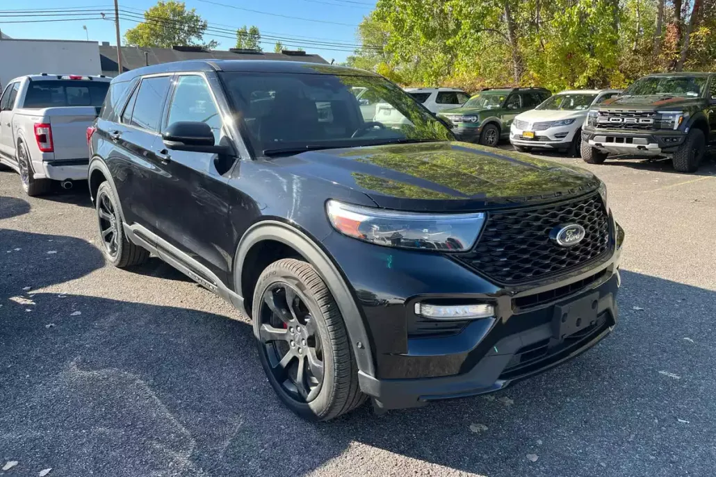 2021 Ford Explorer ST photo 1