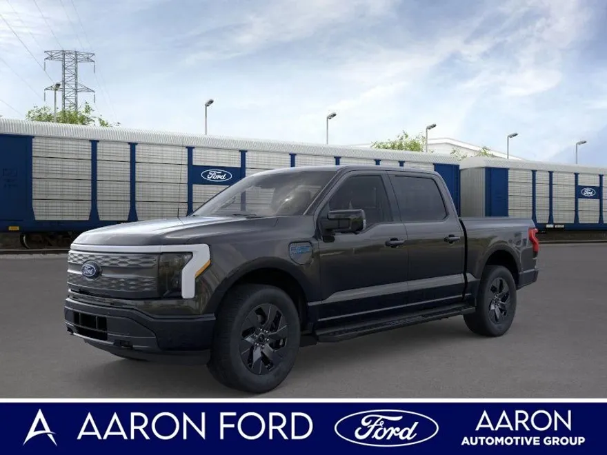 2025 Ford F-150 Lightning Lariat photo 1
