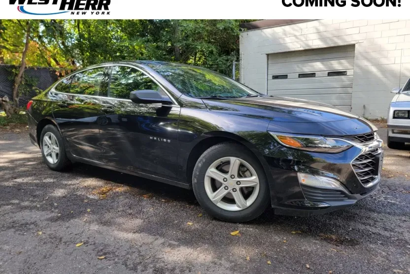 2023 Chevrolet Malibu LS photo 1