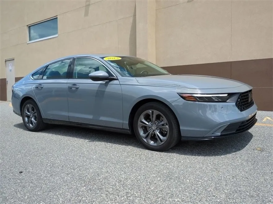 2023 Honda Accord Hybrid EX-L photo 1