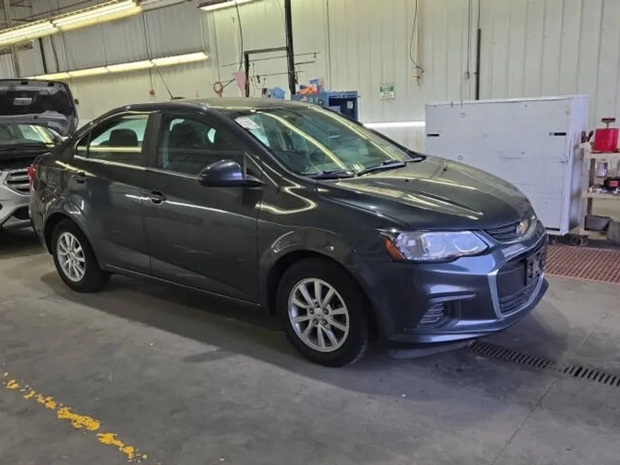 2017 Chevrolet Sonic LT photo 1