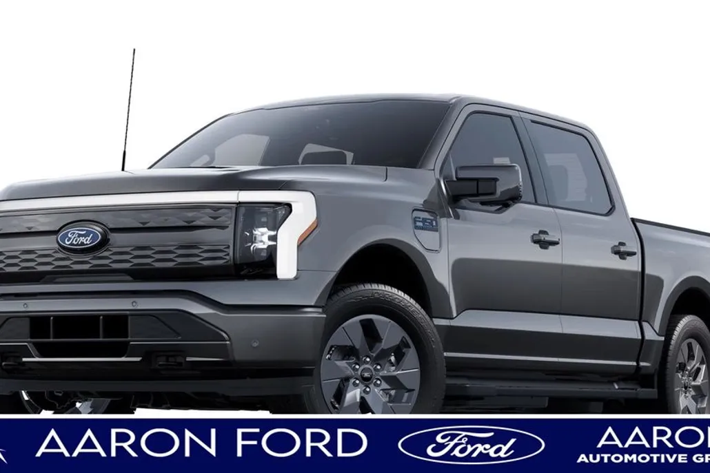 2025 Ford F-150 Lightning Lariat photo 1